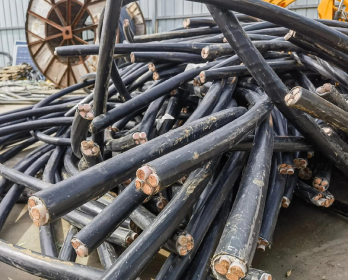 卫东区电缆回收电话：平顶山电缆回收具有许多好处